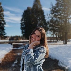 Meet your Posher, Thalia